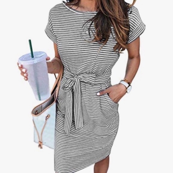 Merokeety Dresses & Skirts - NWT Striped Short Sleeve Tie Waist with pockets Midi Dress Blue and White Med.